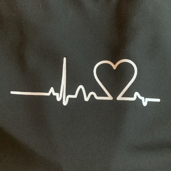 ⭐️Womens Large Graphic Design Top - Picture 3 of 6